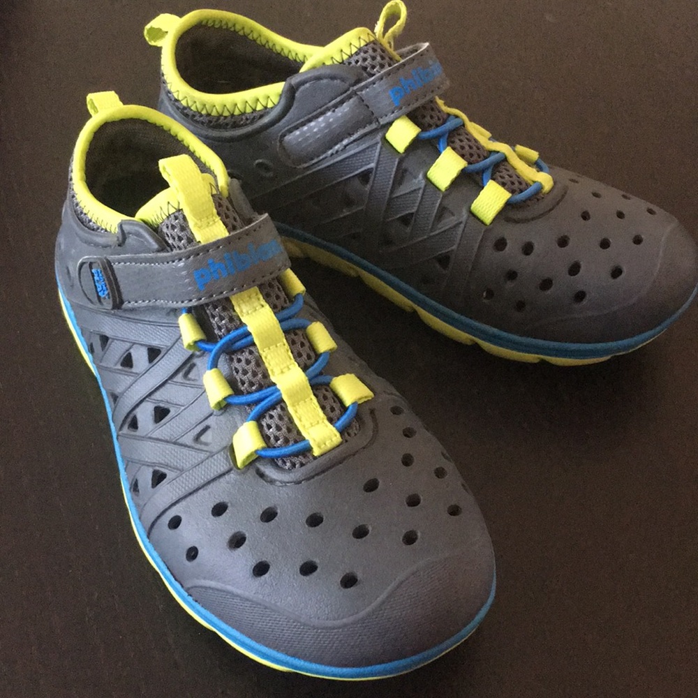 Children’s water shoes